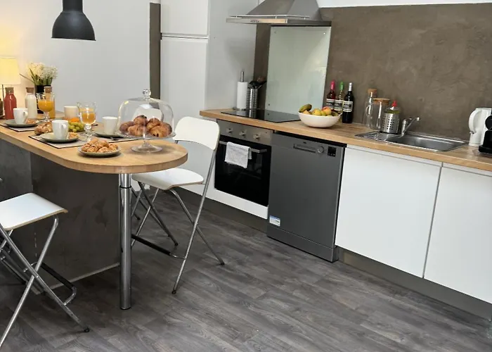 Maison Bacou Cite 4 Appartement *